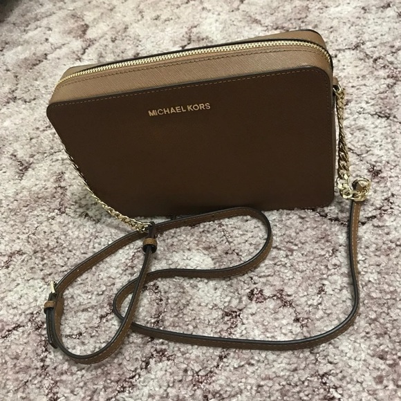 Michael Kors Crossbody - Picture 2 of 2